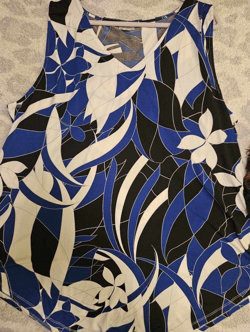 Blue & Black Abstract V-Neck Sleeveless Women's Top